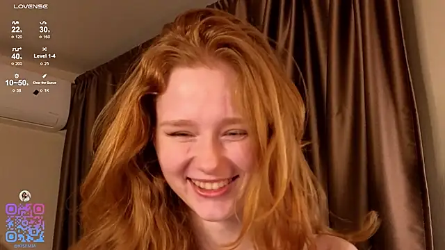 Snapshot of BreezeJam chatting on 18, 11, 2025 BreezeJam online show from 18, 11, 2025