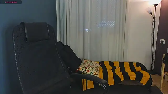 Snapshot of laracroftmansion chatting on 22, 6, 2026 laracroftmansion online show from 22, 6, 2026