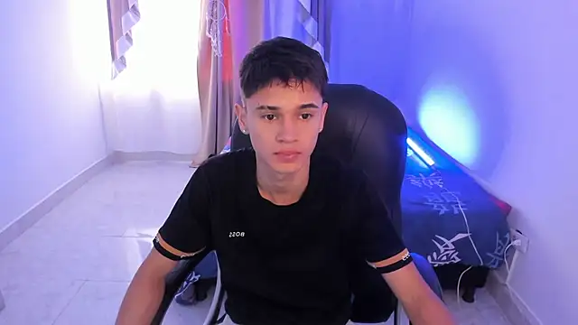 Aron Boyy online show from 10, 11, 2025