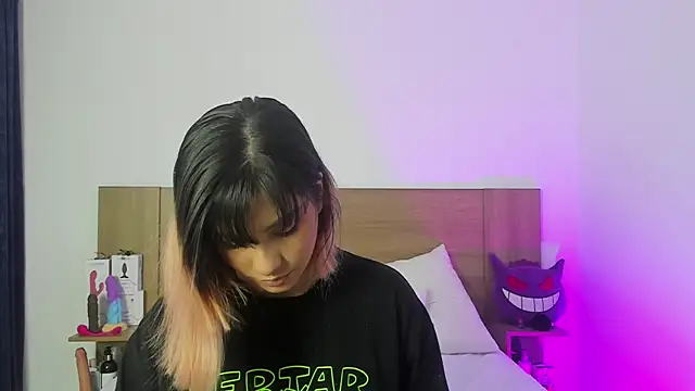 Akatsumi  online show from 12, 9, 2025