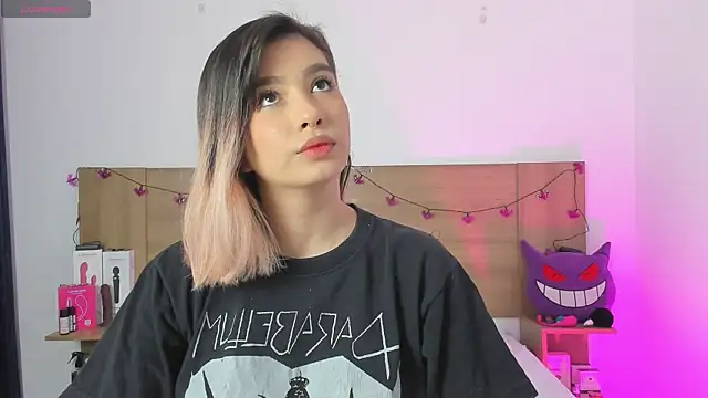 Akatsumi  online show from 31, 10, 2025