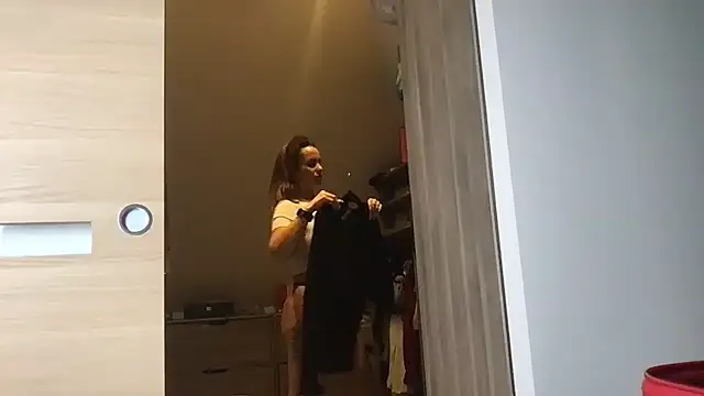 AmyStone   online show from 4, 12, 2025