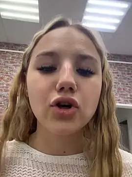 Sky Cutie online show from 10, 9, 2025