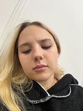 Sky Cutie online show from 15, 11, 2025