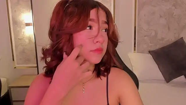 doll eyees  online show from 27, 9, 2025