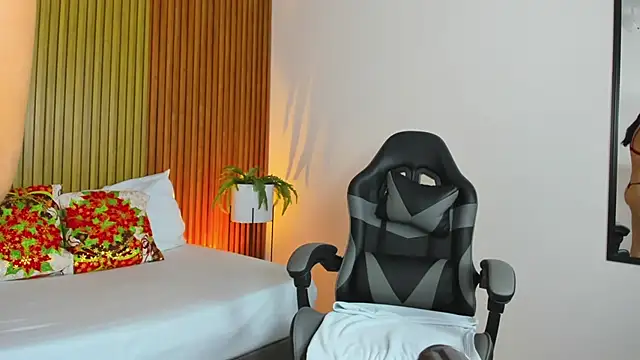 Snapshot of liliand_ chatting on 5, 12, 2025 liliand online show from 5, 12, 2025