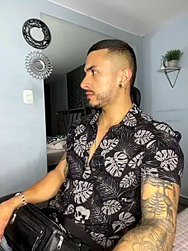 Snapshot of ALEXXX_KING chatting on 10, 9, 2025 ALEXXX KING online show from 10, 9, 2025