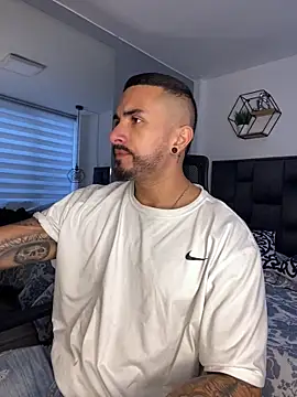 Snapshot of ALEXXX_KING chatting on 5, 10, 2025 ALEXXX KING online show from 5, 10, 2025