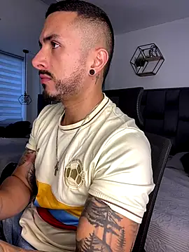 Snapshot of ALEXXX_KING chatting on 7, 10, 2025 ALEXXX KING online show from 7, 10, 2025