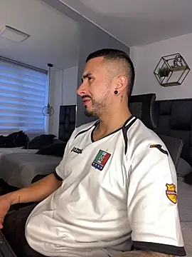 Snapshot of ALEXXX_KING chatting on 9, 10, 2025 ALEXXX KING online show from 9, 10, 2025