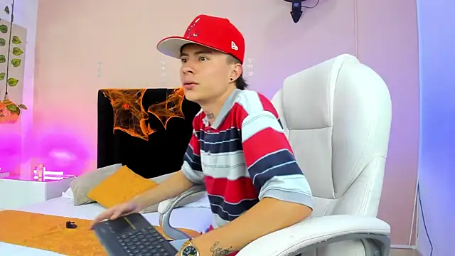 Snapshot of Nascary_Fox chatting on 1, 10, 2025 Nascary Fox online show from 1, 10, 2025