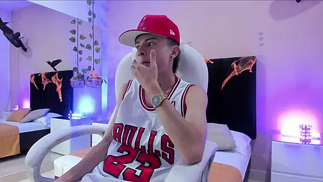 Snapshot of Nascary_Fox chatting on 23, 10, 2025 Nascary Fox online show from 23, 10, 2025