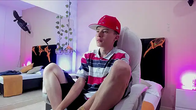 Snapshot of Nascary_Fox chatting on 24, 10, 2025 Nascary Fox online show from 24, 10, 2025