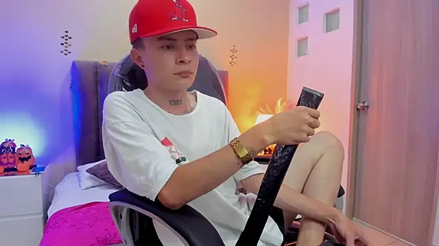 Snapshot of Nascary_Fox chatting on 25, 10, 2025 Nascary Fox online show from 25, 10, 2025