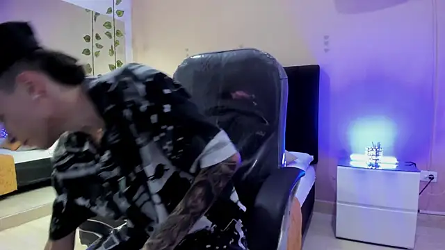 Snapshot of Nascary_Fox chatting on 15, 11, 2025 Nascary Fox online show from 15, 11, 2025