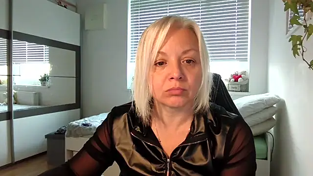 Linsy Kim online show from 4, 11, 2025