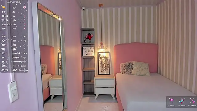 Snapshot of SOPHIEMEYER chatting on 24, 11, 2025 SOPHIEMEYER online show from 24, 11, 2025