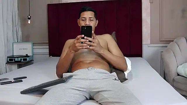 Snapshot of JoaoSalgado chatting on 12, 10, 2025 JoaoSalgado online show from 12, 10, 2025