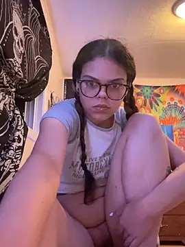 Snapshot of kykyloves chatting on 15, 9, 2025 kykyloves online show from 15, 9, 2025