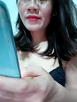 Snapshot of Singlemom69x chatting on 5, 6, 2026 Singlemom69x online show from 5, 6, 2026