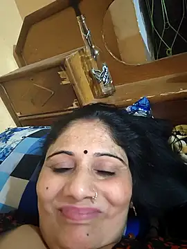Snapshot of Rakhi99x chatting on 15, 4, 2026 Rakhi99x online show from 15, 4, 2026