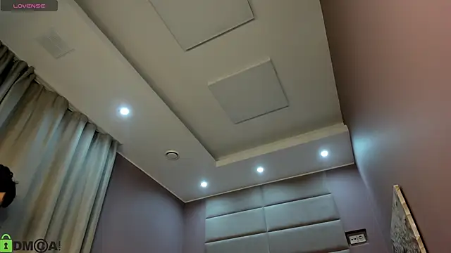 Adeline Perle online show from 15, 10, 2025