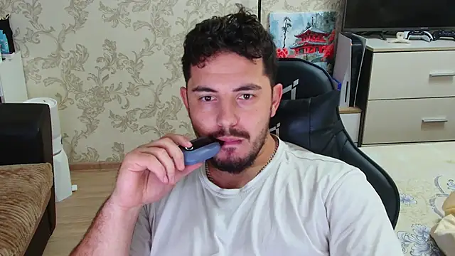 Snapshot of Sam_Gladiator chatting on 24, 9, 2025 Sam Gladiator online show from 24, 9, 2025