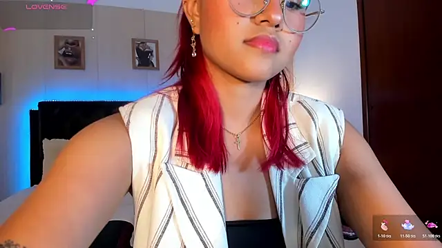 Snapshot of MAYASMITH__ chatting on 12, 7, 2026 MAYASMITH online show from 12, 7, 2026