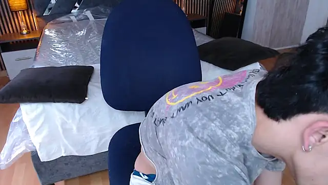 aaronjames1 online show from 10, 9, 2025