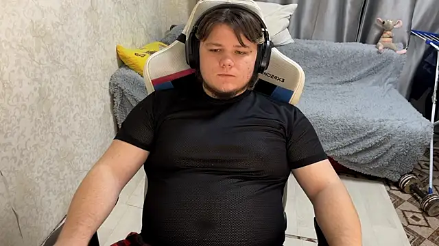 desiredude9 online show from 4, 10, 2025