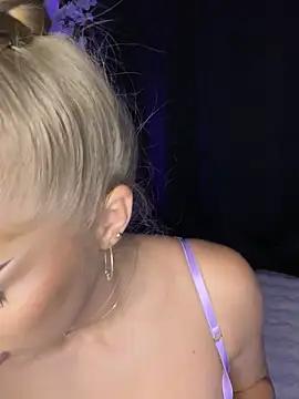 AubrieleRouj1 online show from 30, 9, 2025