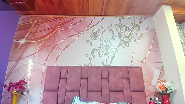 luna maisonn online show from 5, 11, 2025