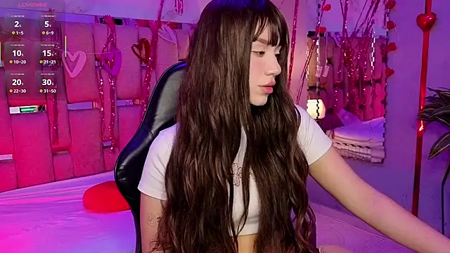 Snapshot of ZharaLux chatting on 13, 2, 2026 ZharaLux online show from 13, 2, 2026