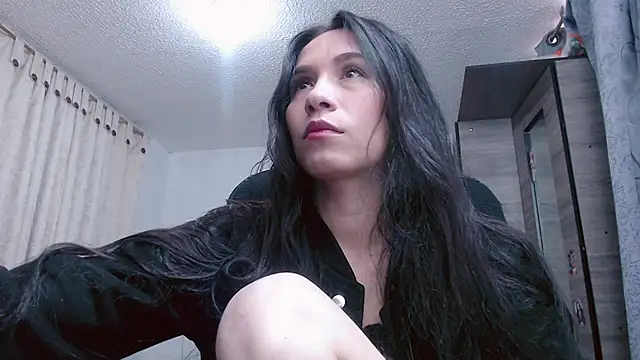 Snapshot of scarlett_vonrose chatting on 23, 10, 2025 scarlett vonrose online show from 23, 10, 2025