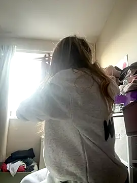 Snapshot of Angelloverxo chatting on 4, 12, 2025 Angelloverxo online show from 4, 12, 2025