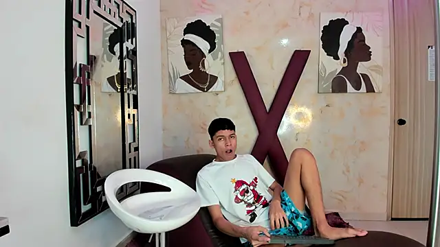 PRETTY FEM online show from 31, 3, 2026