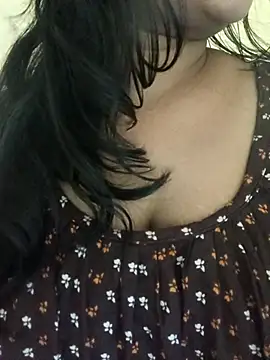 Snapshot of Aaradhya_Sharma chatting on 8, 9, 2025 Aaradhya Sharma online show from 8, 9, 2025