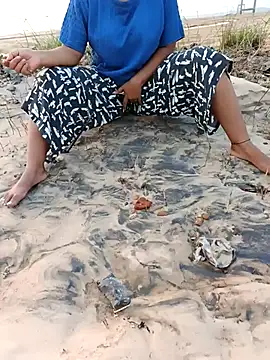 Snapshot of Aaradhya_Sharma chatting on 6, 11, 2025 Aaradhya Sharma online show from 6, 11, 2025