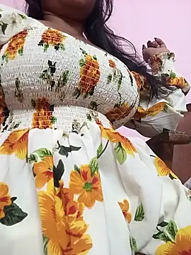 Snapshot of Aaradhya_Sharma chatting on 2, 2, 2026 Aaradhya Sharma online show from 2, 2, 2026