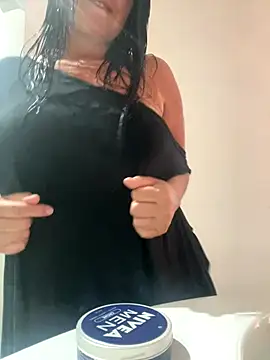 Snapshot of Mayra_milk chatting on 15, 10, 2025 Mayra milk online show from 15, 10, 2025