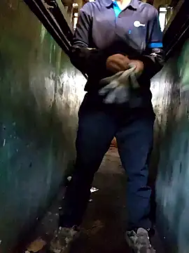 Snapshot of anggllaaa chatting on 30, 10, 2025 anggllaaa online show from 30, 10, 2025