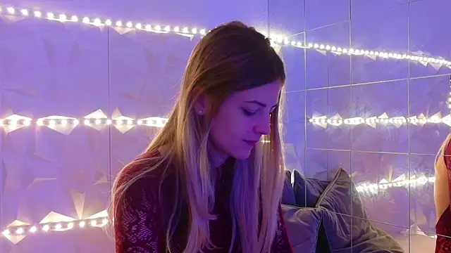 Aishha  online show from 4, 11, 2025