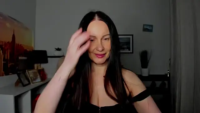 Snapshot of Velvet_Jasmine chatting on 3, 12, 2025 Velvet Jasmine online show from 3, 12, 2025