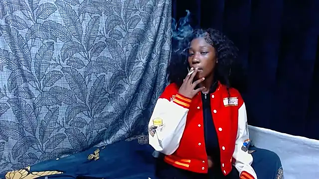 Snapshot of DarkQueen25x chatting on 30, 11, 2025 DarkQueen25x online show from 30, 11, 2025