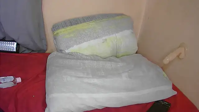 Snapshot of maskedjezebelbaddie chatting on 12, 9, 2025 maskedjezebelbaddie online show from 12, 9, 2025