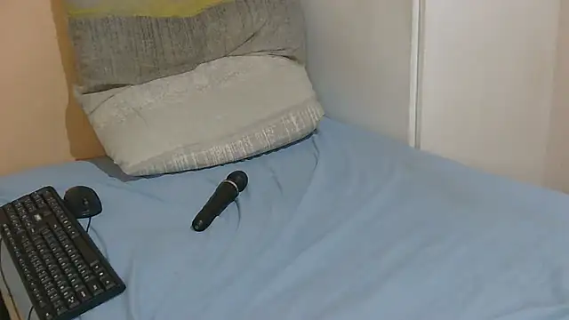 Snapshot of maskedjezebelbaddie chatting on 19, 10, 2025 maskedjezebelbaddie online show from 19, 10, 2025