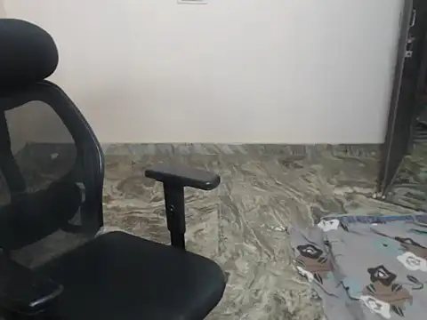  LoveBirds online show from 6, 4, 2026