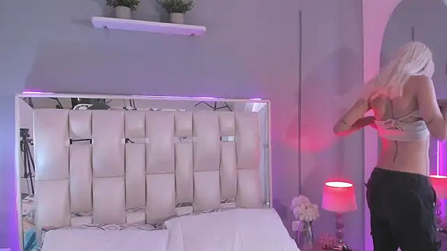 Snapshot of Darlyn_tenderhot__ chatting on 22, 11, 2025 Darlyn tenderhot online show from 22, 11, 2025