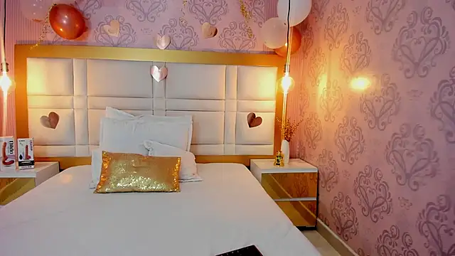 Snapshot of Briana_24 chatting on 8, 11, 2025 Briana 24 online show from 8, 11, 2025