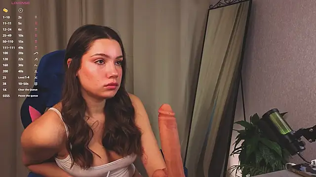 Snapshot of Tiny__Toon chatting on 17, 10, 2025 Tiny Toon online show from 17, 10, 2025